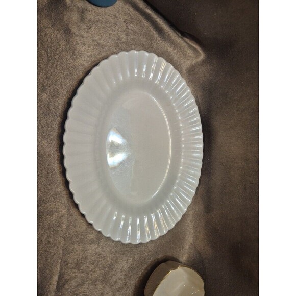 J&G Meakin England White Fluted Oval 14 x 11 Serving Platter Vintage - Picture 1 of 9